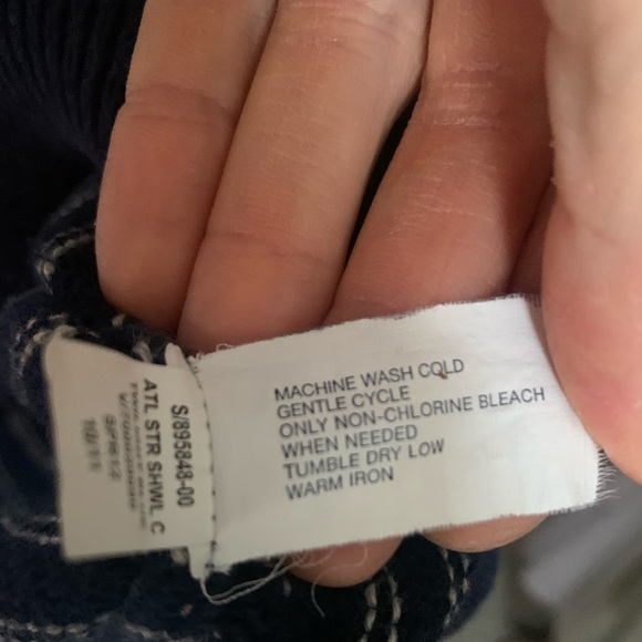 Men’s Gap navy blue with white stripes buttoned collar sweater, size Large - Picture 5 of 5